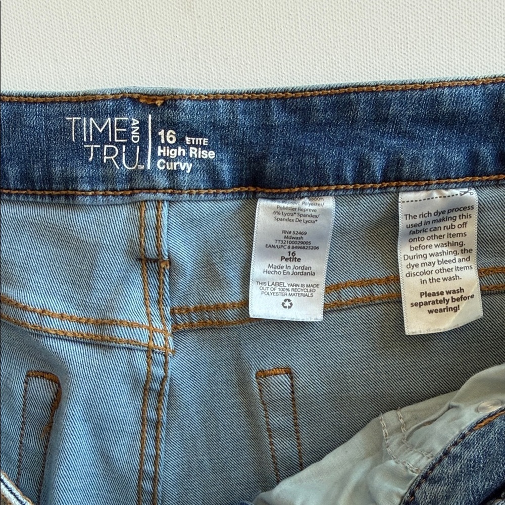 Time and Tru Curvy High Rise Skinny Jeans Dark Wash Stretch Size 16P - Picture 4 of 10